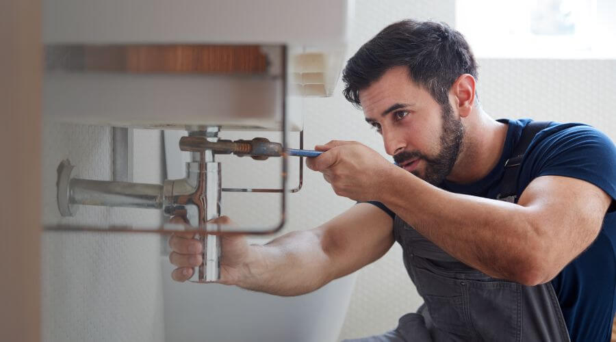 Expert burst pipe repair services in Concepcion, TX